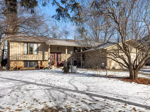 8716 Hopewood Ln N, New Hope, MN 55427