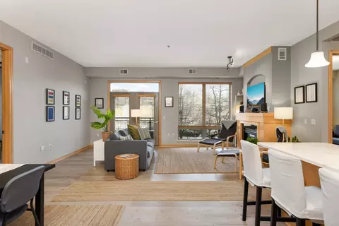 240 Spring St #214, Saint Paul, MN 55102