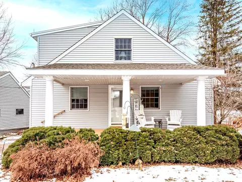 2209 Kennard St, Maplewood, MN 55109