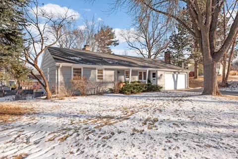 11 Interlachen Rd, Hopkins, MN 55343