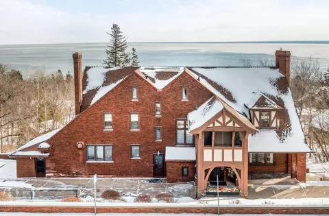 2400 E Superior St, Duluth, MN 55812