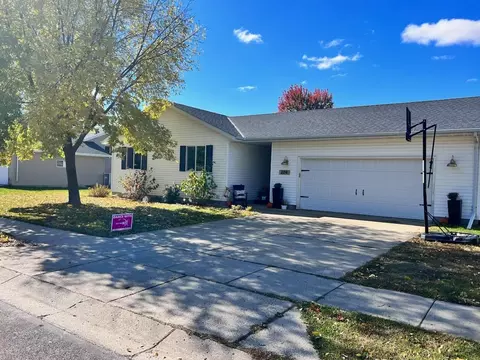 224 Rainbow Dr, Marshall, MN 56258