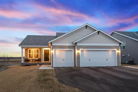 1631 Raymond Dr, Waconia, MN 55387