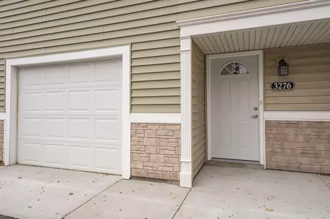 3276 Valley Ridge Dr, Eagan, MN 55121