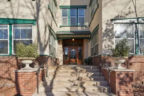 647 Lincoln Ave #4, Saint Paul, MN 55105