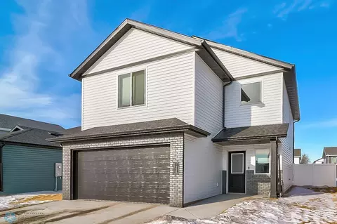 1258 Rachel Dr W, West Fargo, ND 58078