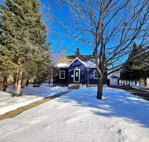 822 NW 3rd Ave, Grand Rapids, MN 55744
