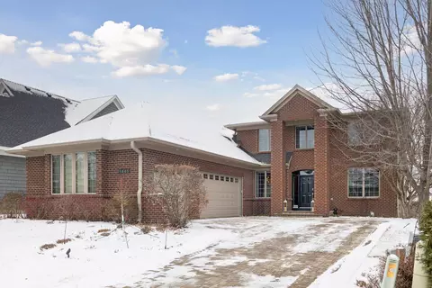 1445 Skyline Dr, Golden Valley, MN 55422