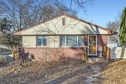 3812 26th Ave N, Robbinsdale, MN 55422