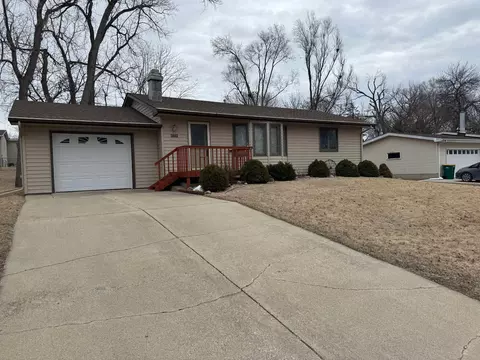 1802 Brookside Dr, Albert Lea, MN 56007