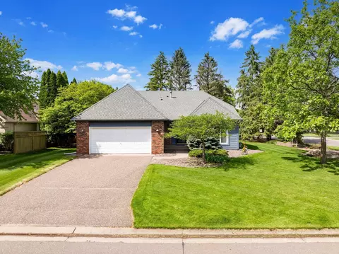 5639 Park Place Dr, Shoreview, MN 55126