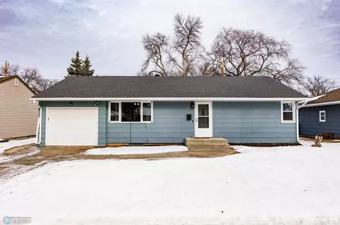 313 23rd Ave N, Fargo, ND 58102