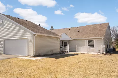 424 Sarazin St, Shakopee, MN 55379