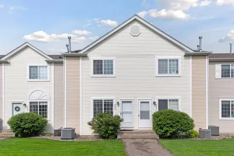 9094 Klondike Ct, Eden Prairie, MN 55347