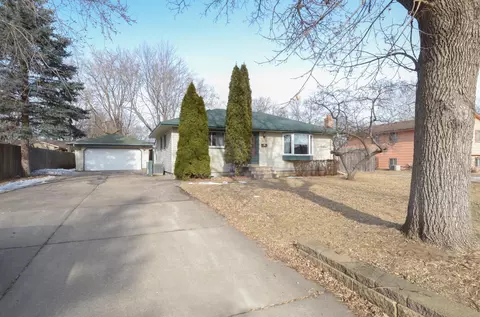 528 5th St NW, Elk River, MN 55330