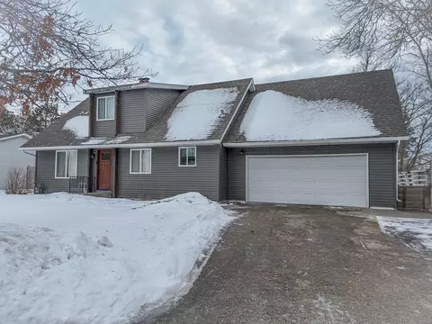 208 25th St NW, Bemidji, MN 56601