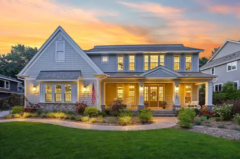 755 Willow Ln, Mendota Heights, MN 55118
