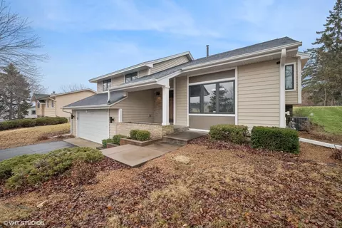 20 E Kraft Rd, West Saint Paul, MN 55118