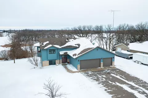 20845 Becker Lake Cir, Richmond, MN 56368