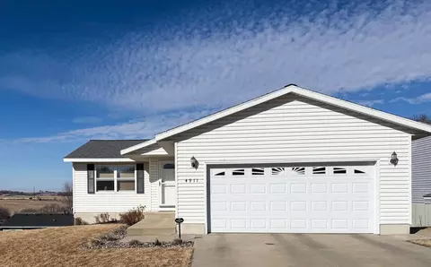 4911 Opal Ln NW, Rochester, MN 55901