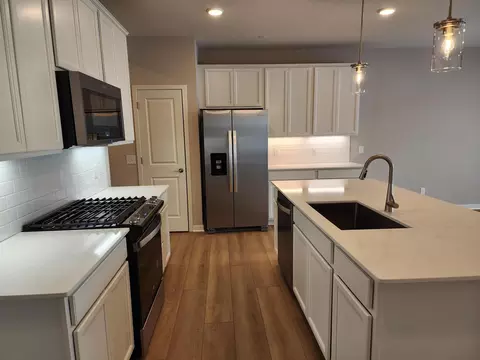 4782 Airlake Dr, Woodbury, MN 55129