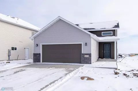 6674 Belding Dr S, Fargo, ND 58104