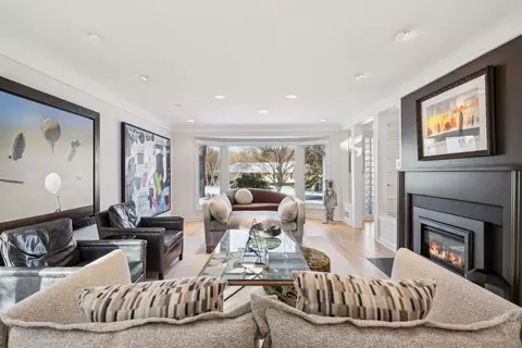 515 Parkview Ter, Golden Valley, MN 55416