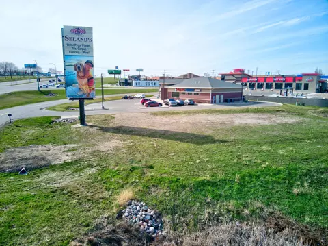 1464 W Lincoln Ave, Fergus Falls, MN 56537