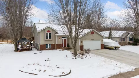11045 Ridge Point Blvd, Chisago City, MN 55013