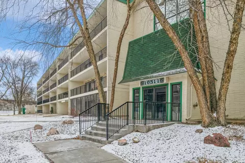 10511 Cedar Lake Rd #304, Minnetonka, MN 55305