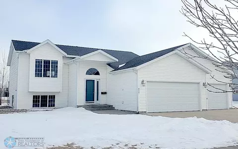815 11th St W, West Fargo, ND 58078