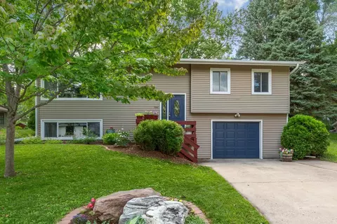 1802 Mckinley Dr, Northfield, MN 55057