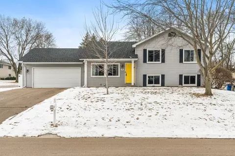 7001 Empire Ln N, Maple Grove, MN 55311
