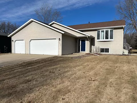 740 Spruce Ct, Pine Island, MN 55963