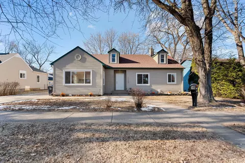 1133 Arundel St, Saint Paul, MN 55117