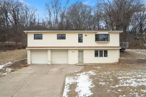 8404 115th St S, Cottage Grove, MN 55016