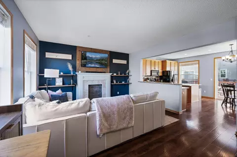 2090 Wellens St, Chaska, MN 55318