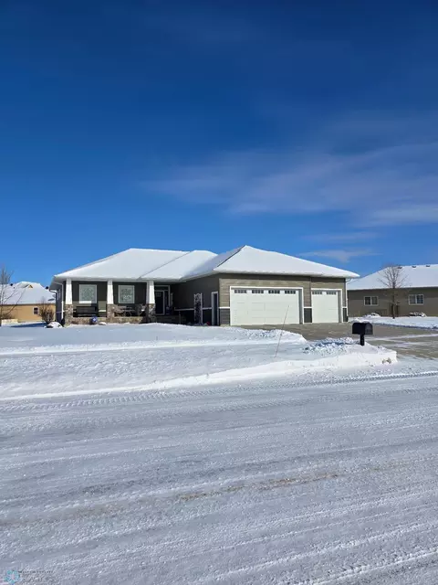 Exterior - 831 Sunset Dr, Mapleton, ND 58059 photo 2 of 18