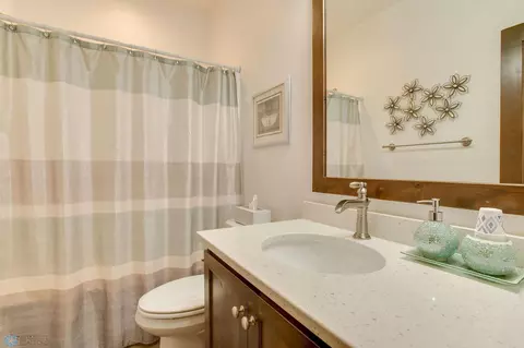 Bath - 831 Sunset Dr, Mapleton, ND 58059 photo 5 of 10