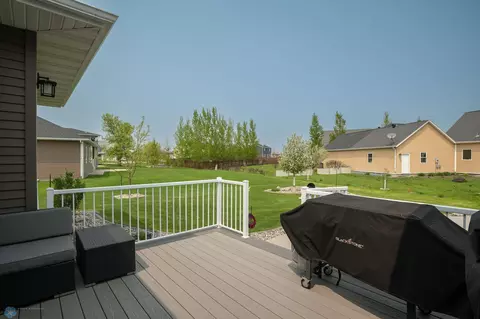 Exterior - 831 Sunset Dr, Mapleton, ND 58059 photo 15 of 18
