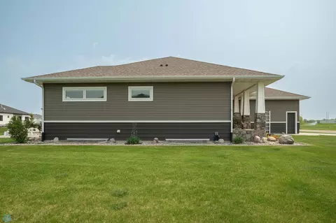 Exterior - 831 Sunset Dr, Mapleton, ND 58059 photo 17 of 18