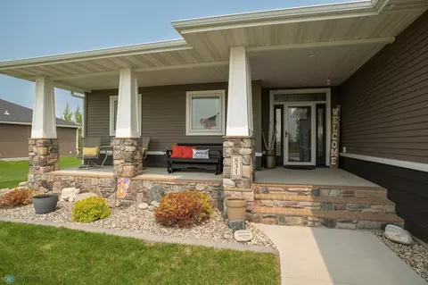 Exterior - 831 Sunset Dr, Mapleton, ND 58059 photo 7 of 18