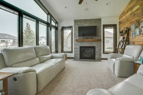 Living - 831 Sunset Dr, Mapleton, ND 58059 photo 3 of 5