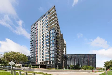1240 S 2nd St #808, Minneapolis, MN 55415
