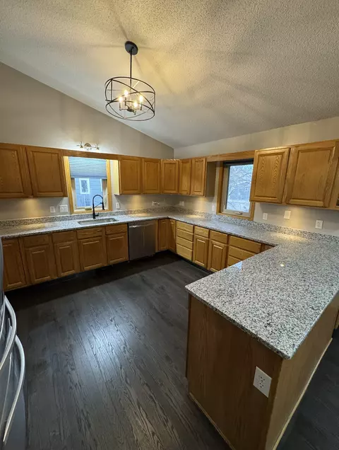 4720 Oxborough Ct, Brooklyn Park, MN 55443