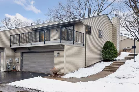 4421 Arden View Ct, Arden Hills, MN 55112