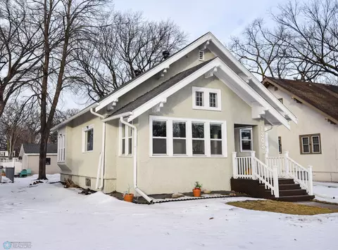 1305 8th St S, Fargo, ND 58103 photo 2