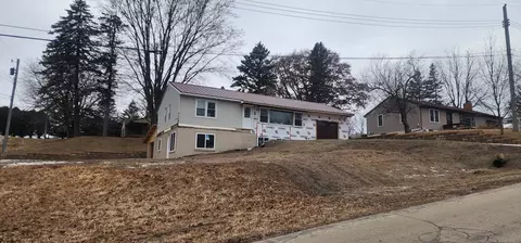 311 Highland Ct SW, Rochester, MN 55902