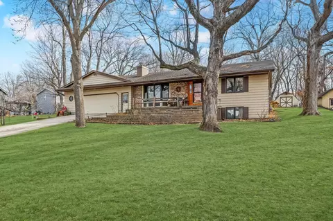 8105 81st St, Victoria, MN 55386