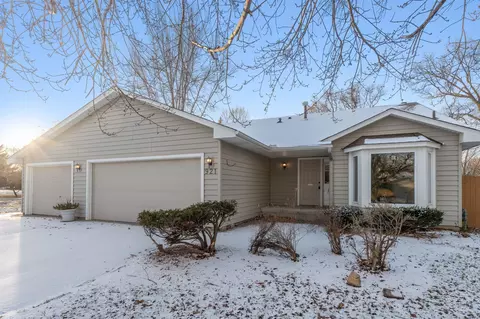 921 Curry Trl, Eagan, MN 55123